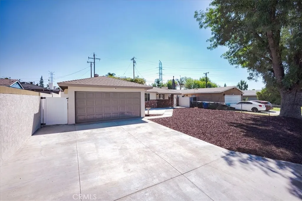 5718 N Galanto