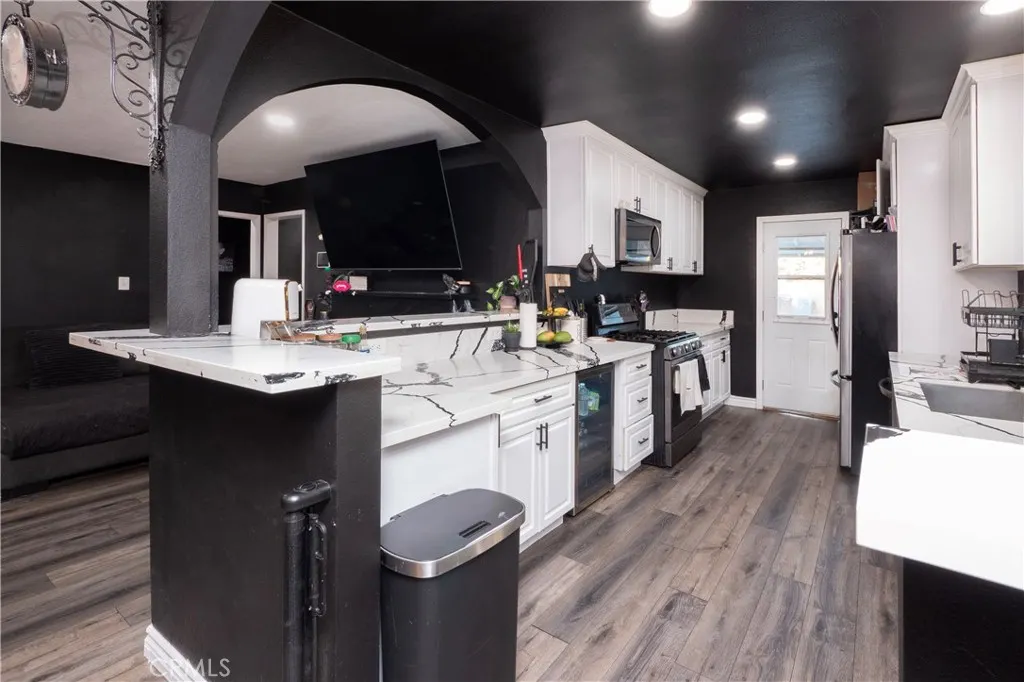 1630 N SAN ANTONIO