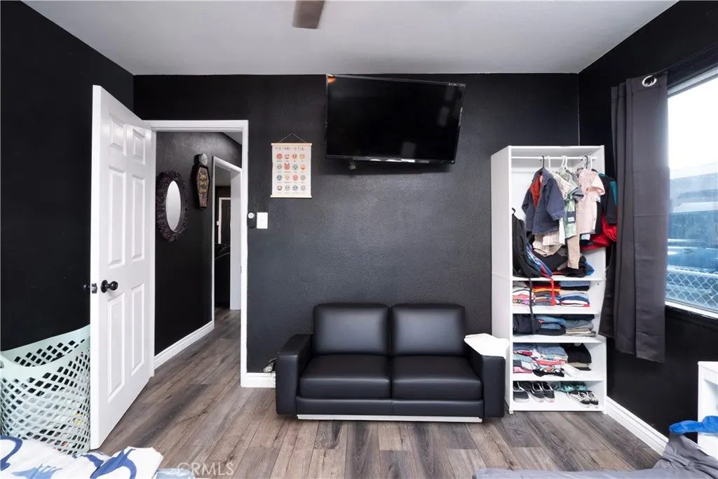 1630 N SAN ANTONIO