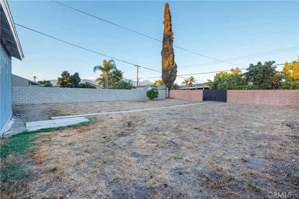 1630 N SAN ANTONIO