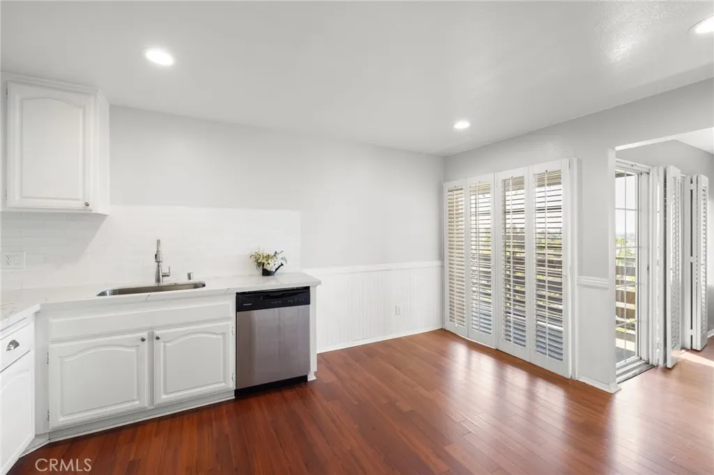 1053 Lakeview