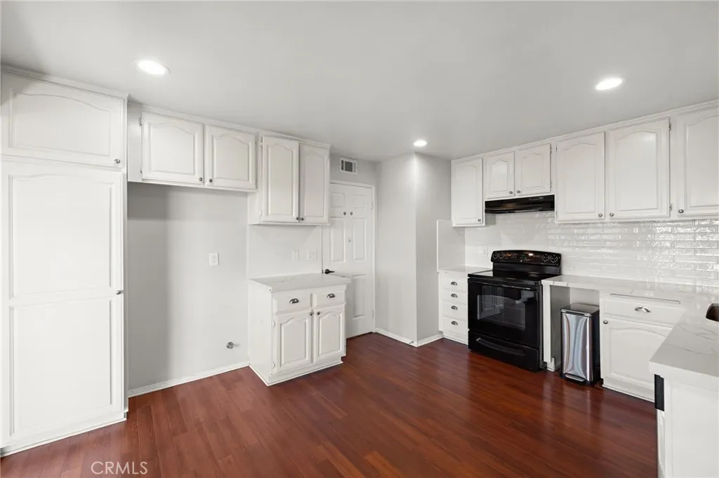1053 Lakeview