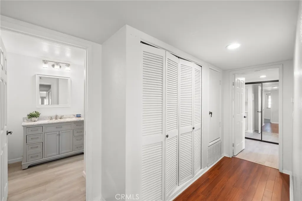 1053 Lakeview