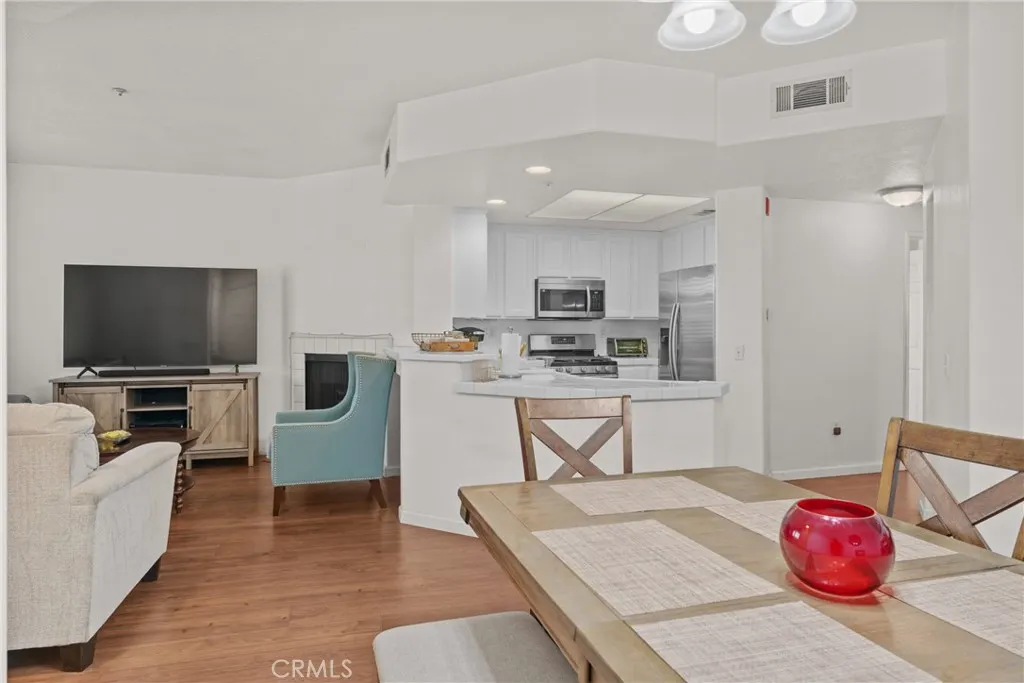 130 S Barranca St,, #302