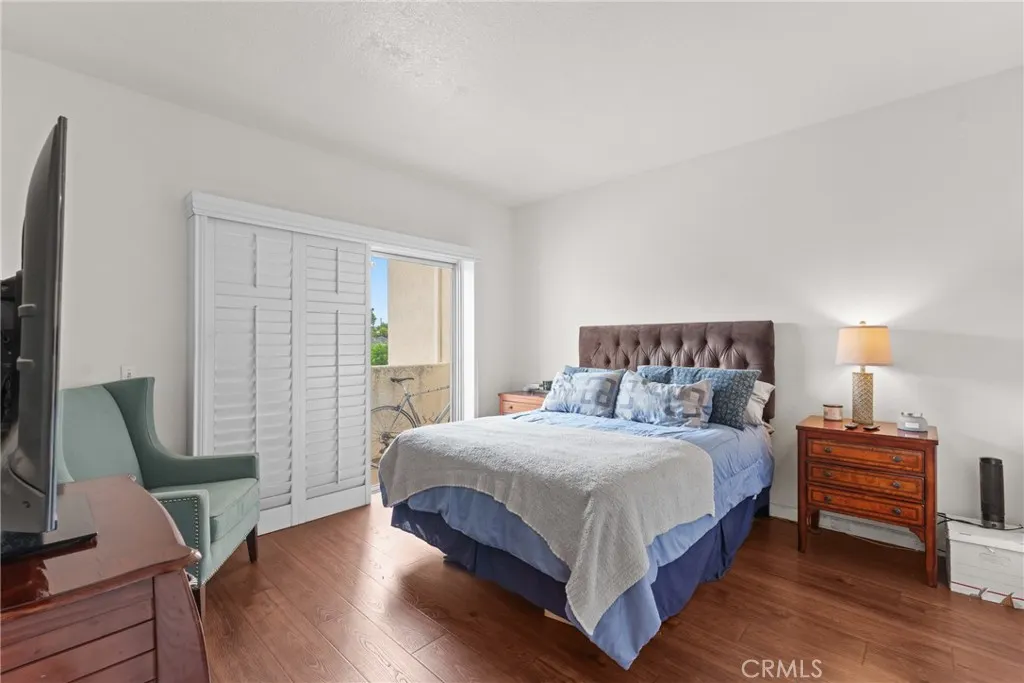 130 S Barranca St,, #302