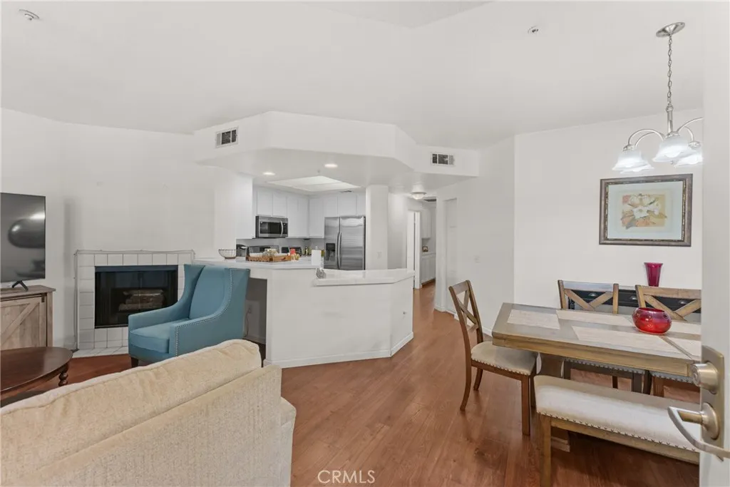 130 S Barranca St,, #302