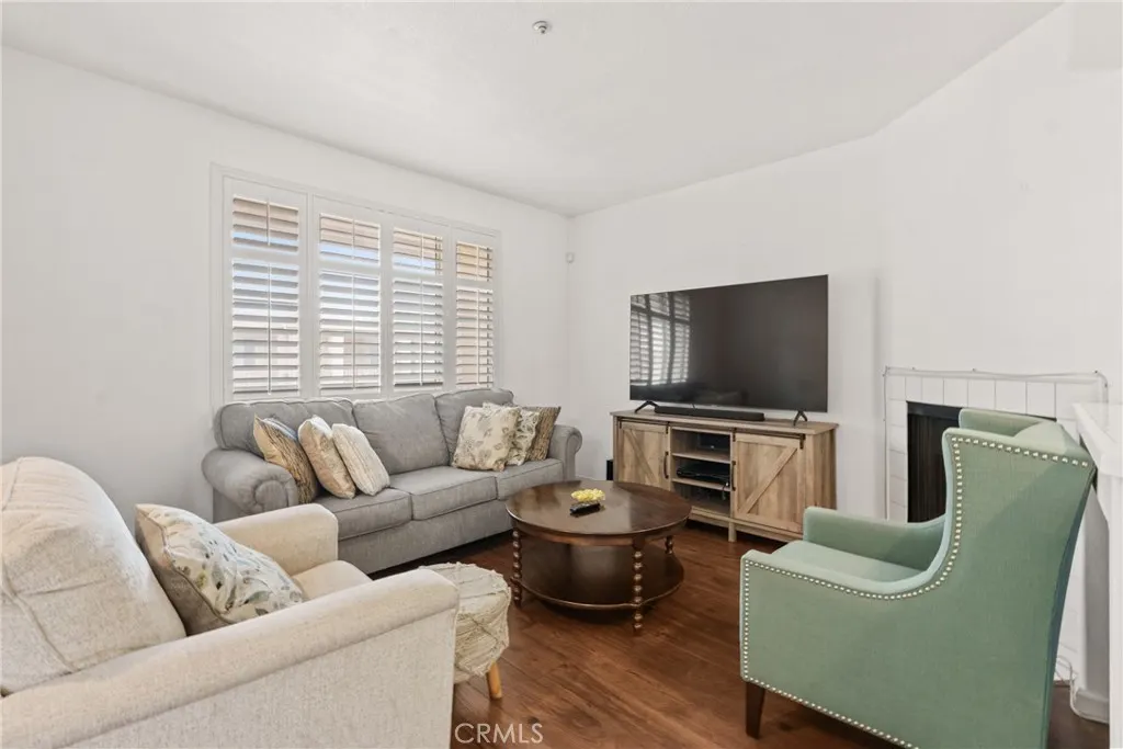 130 S Barranca St,, #302