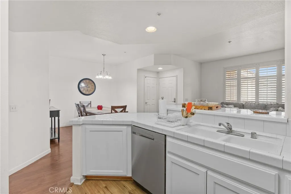 130 S Barranca St,, #302