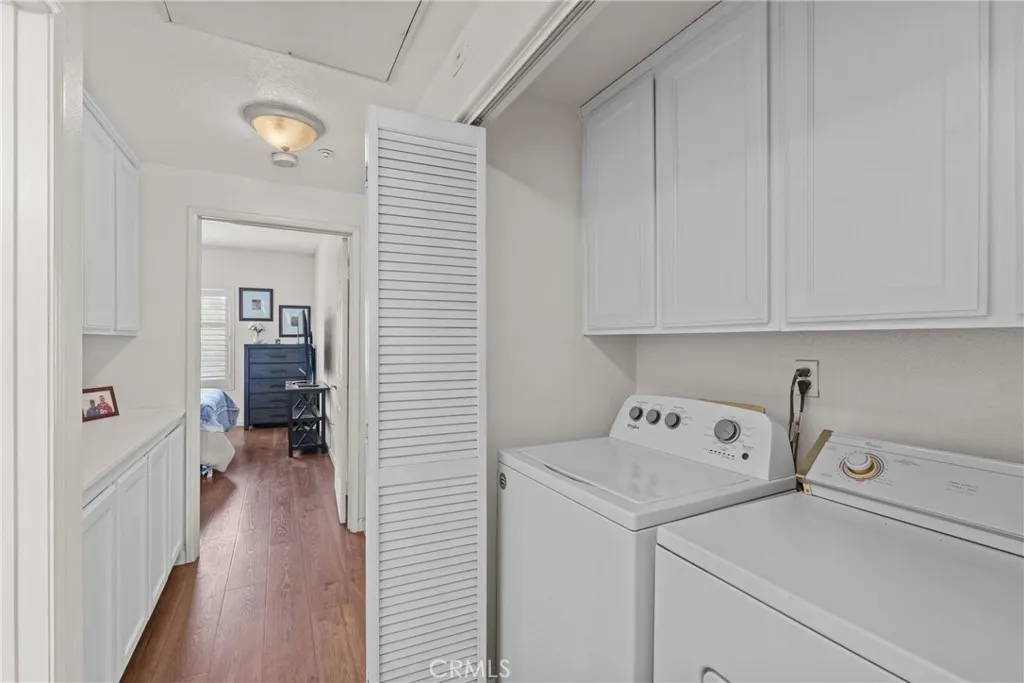 130 S Barranca St,, #302