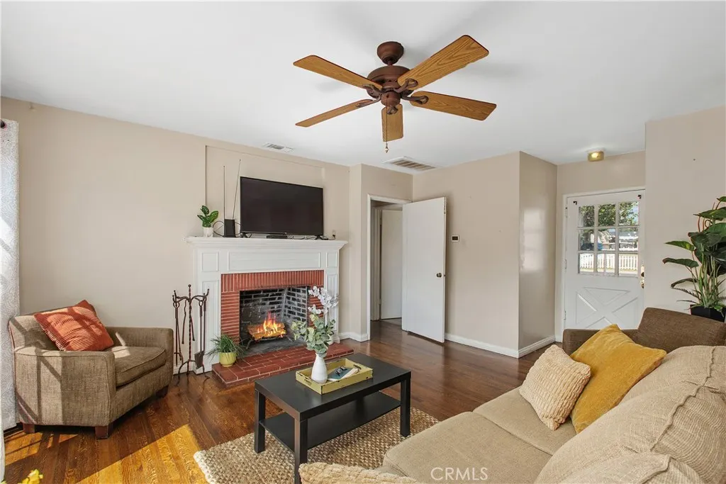 513 W Granada
