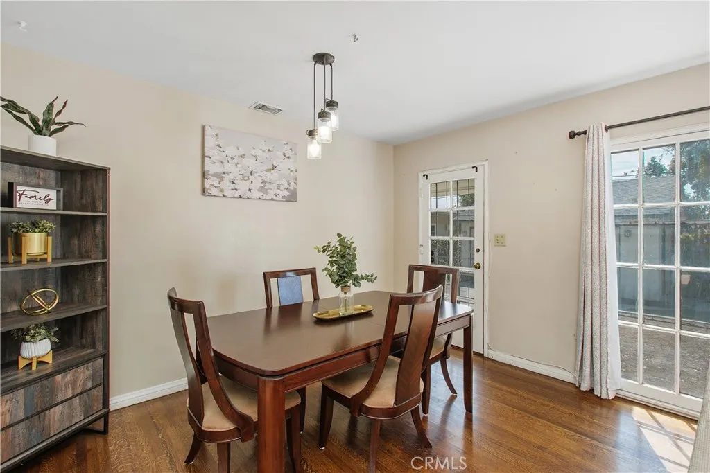 513 W Granada
