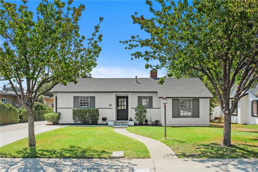 513 W Granada