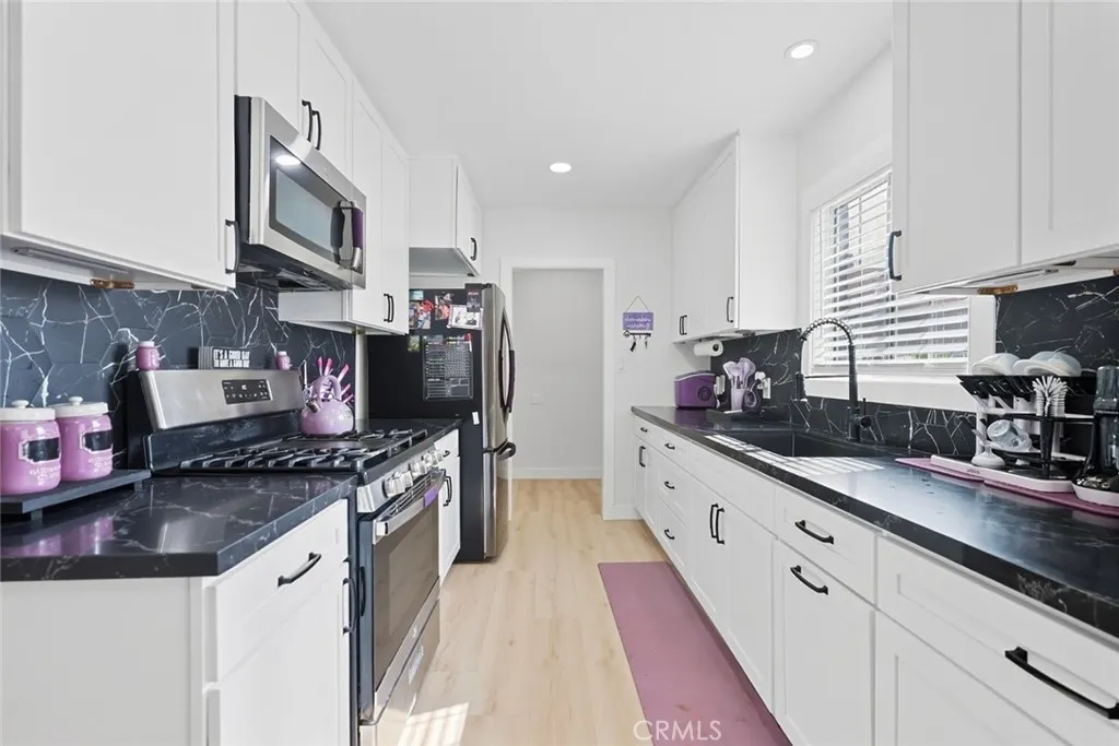 2527 Kellogg Park Drive