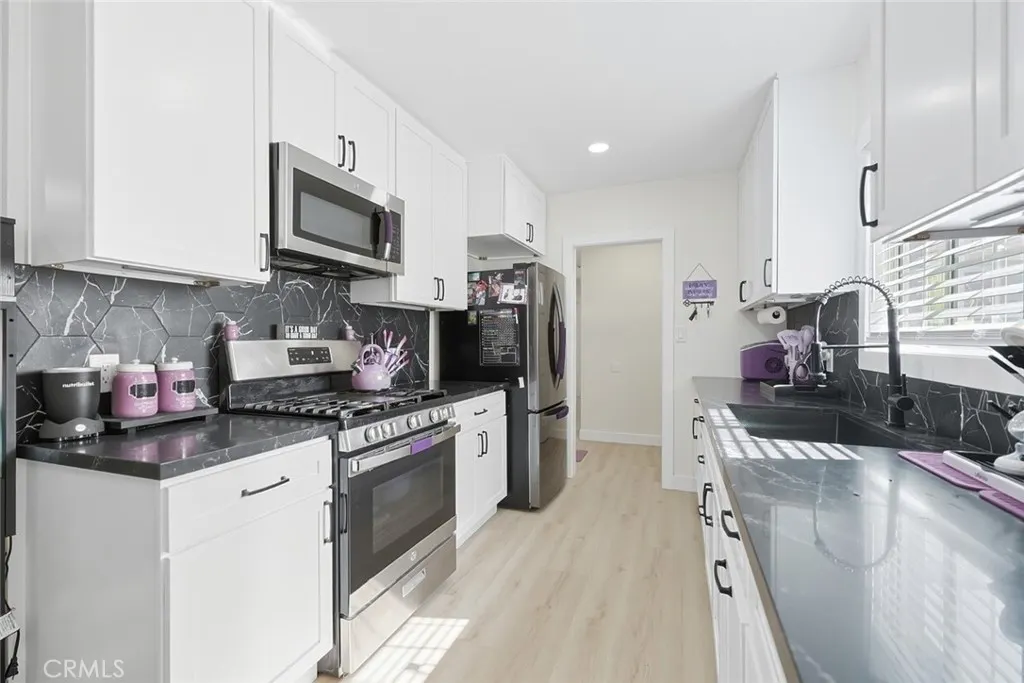 2527 Kellogg Park Drive