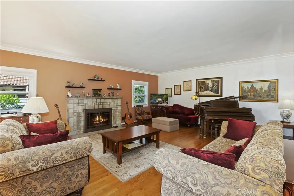 125 E H Street