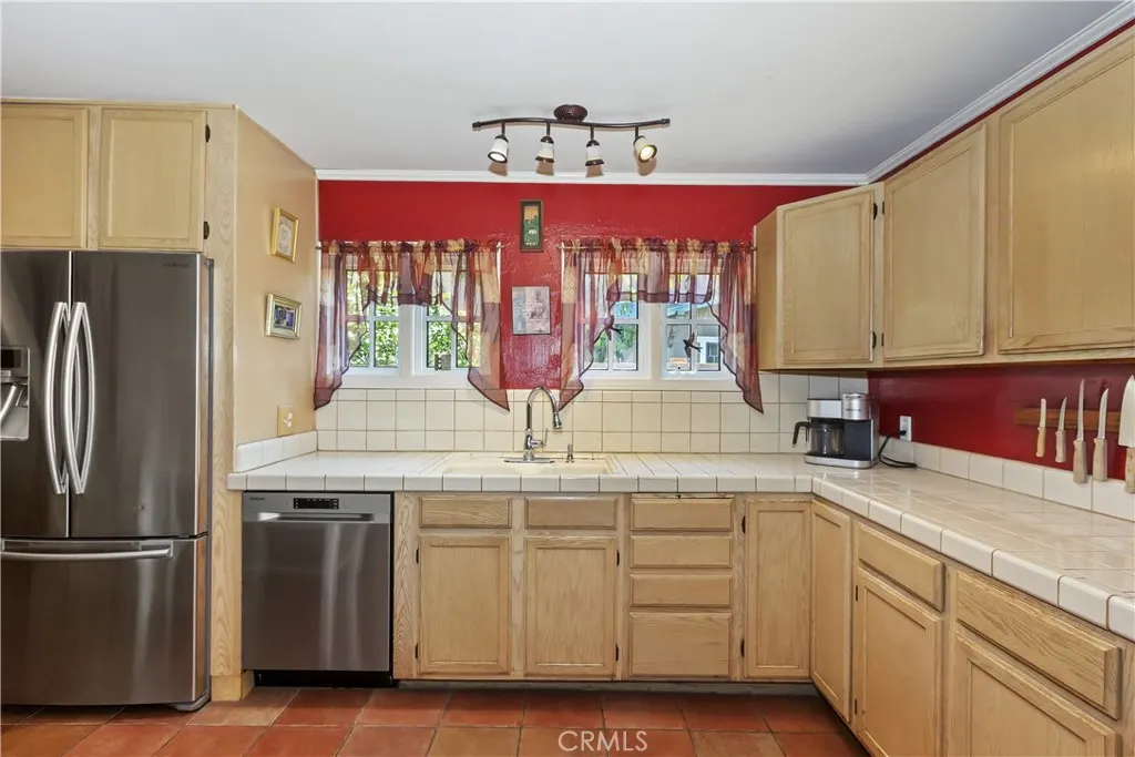 125 E H Street
