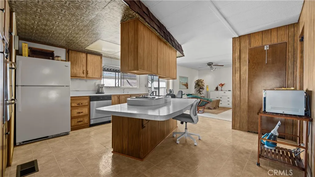 1245 W Cienega Avenue, #183