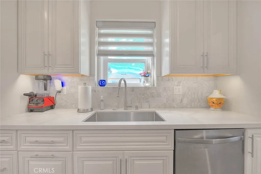 1337 E Larkwood