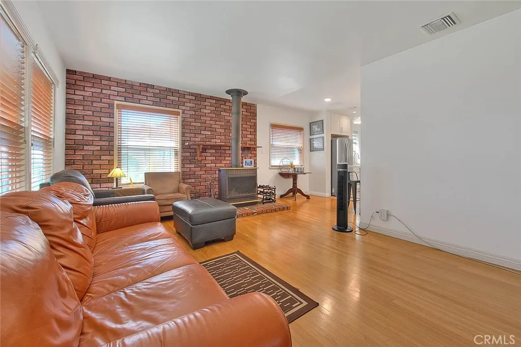 1337 E Larkwood