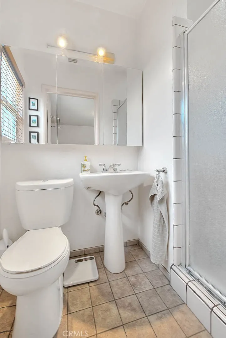 1337 E Larkwood