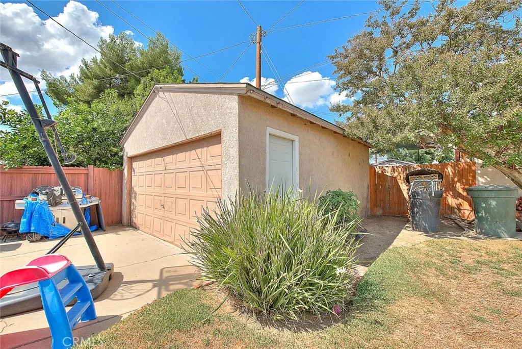 1337 E Larkwood