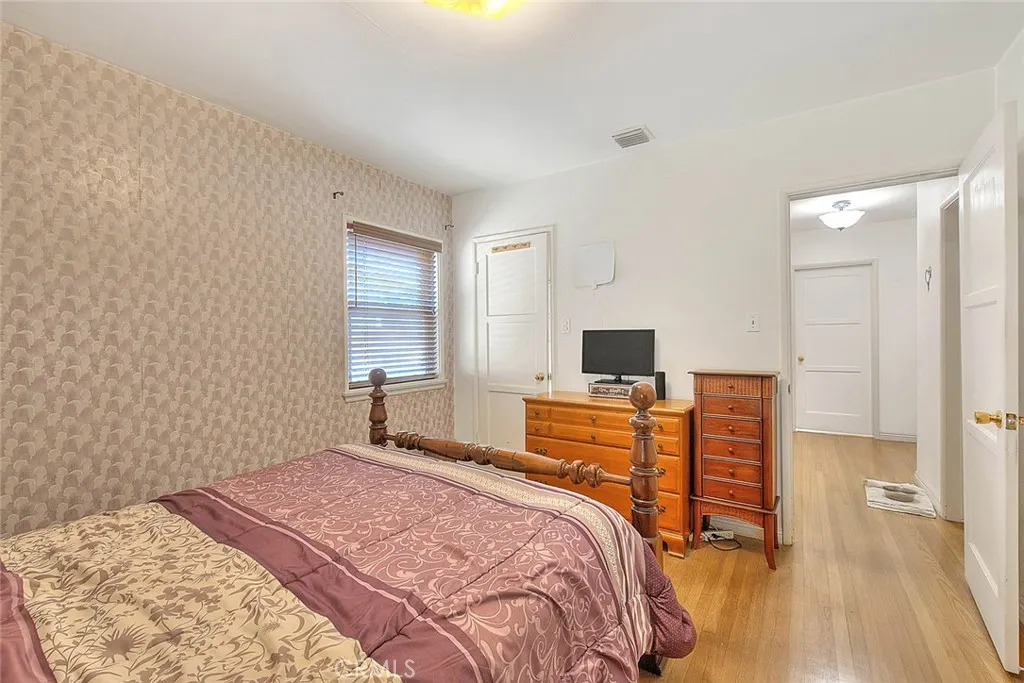 1337 E Larkwood