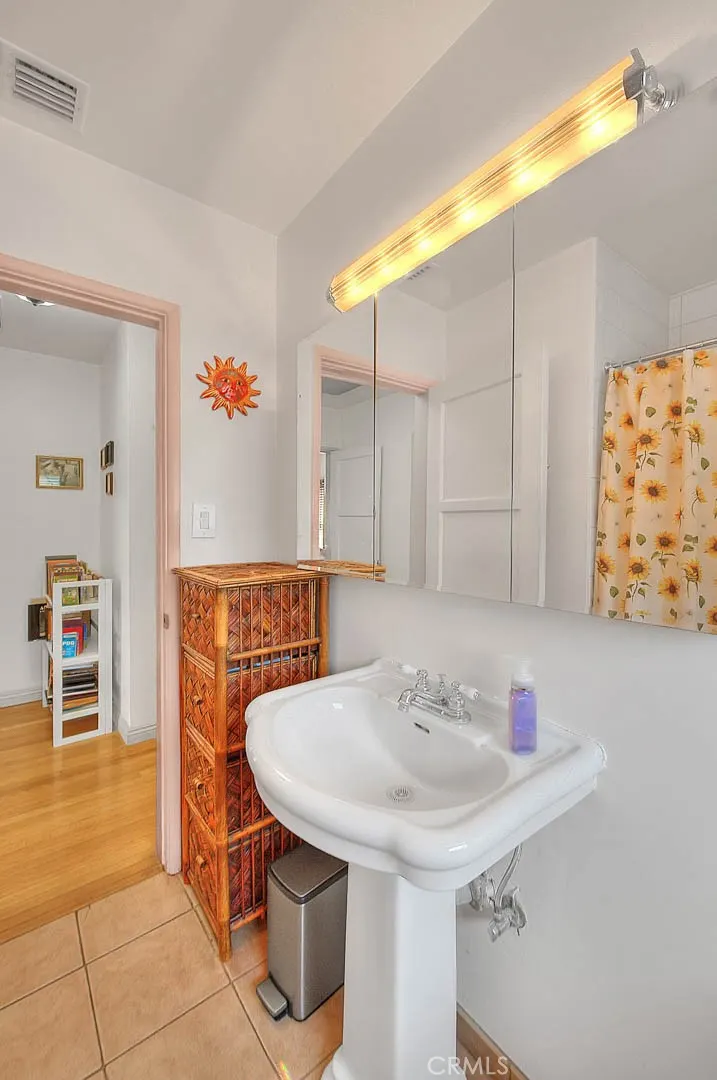 1337 E Larkwood