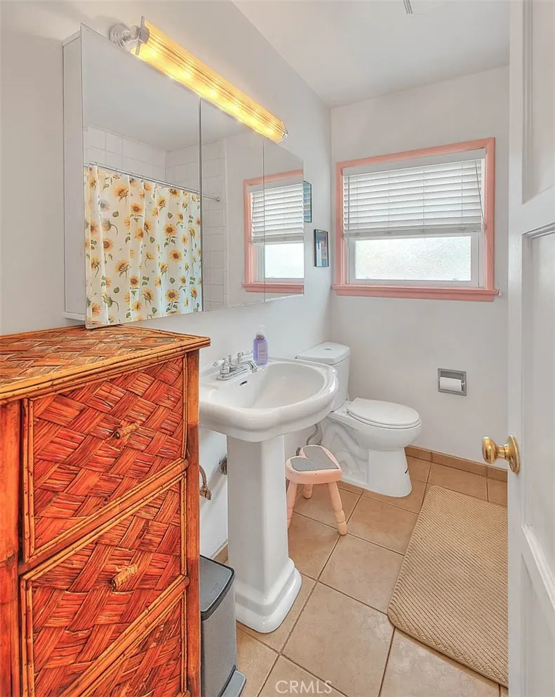 1337 E Larkwood