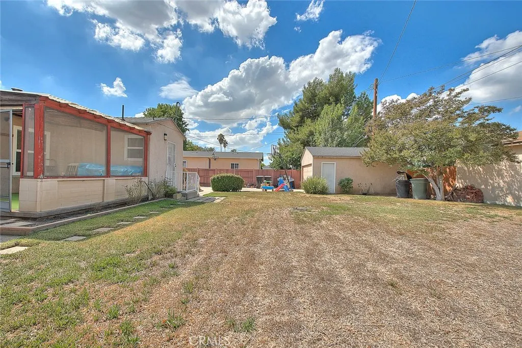 1337 E Larkwood