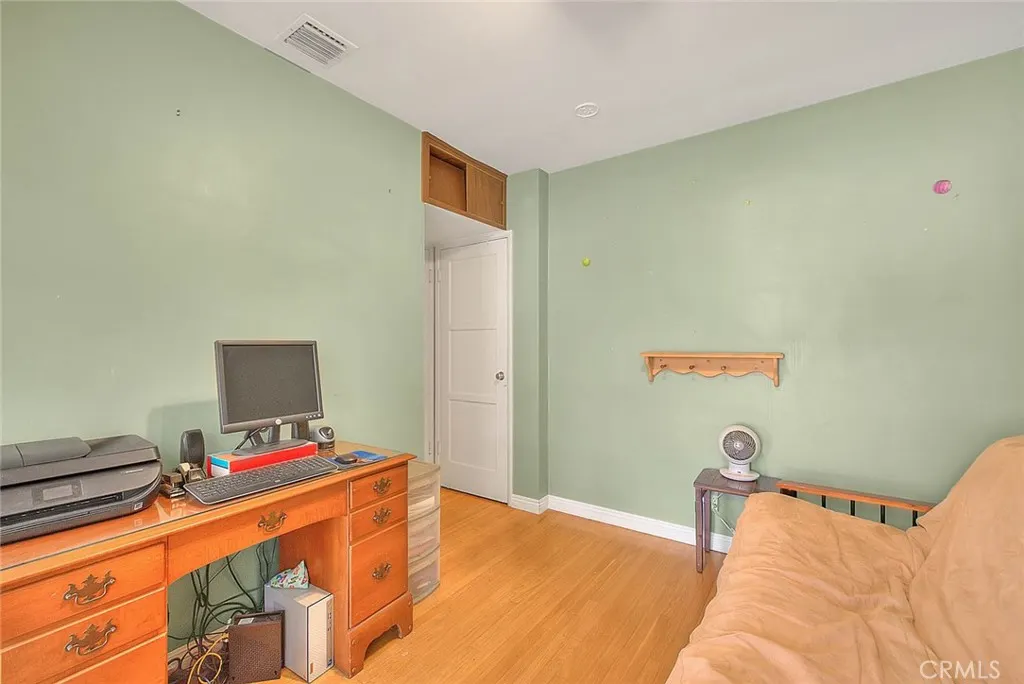 1337 E Larkwood