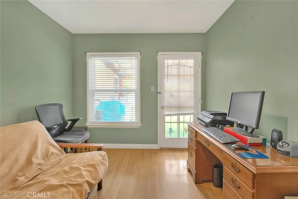 1337 E Larkwood