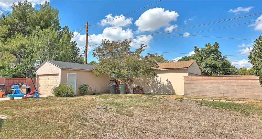 1337 E Larkwood