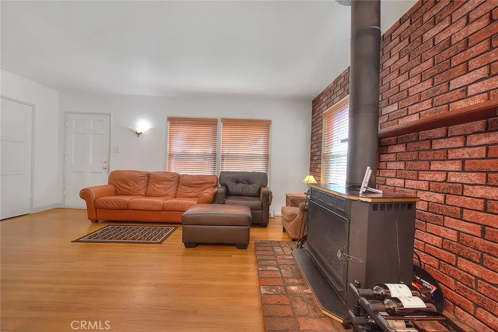 1337 E Larkwood