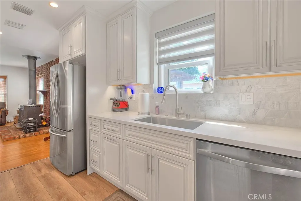 1337 E Larkwood