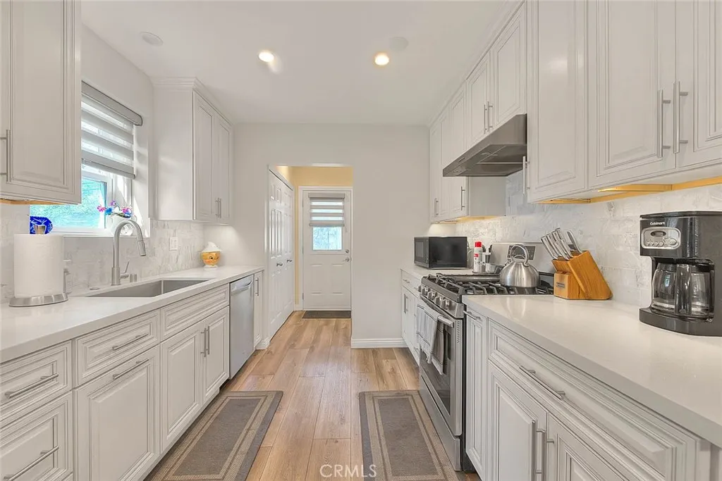 1337 E Larkwood