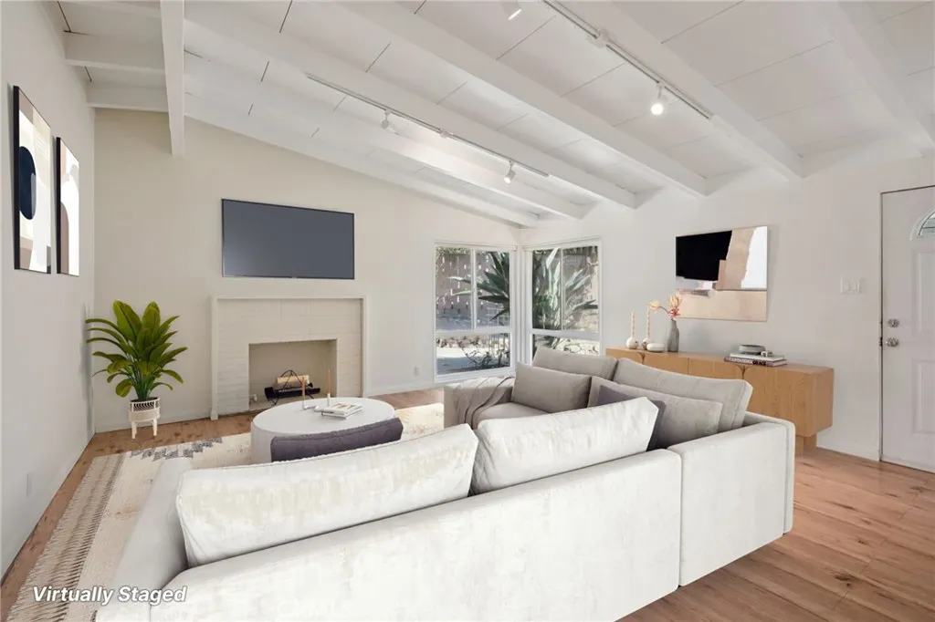 6138 N Traymore