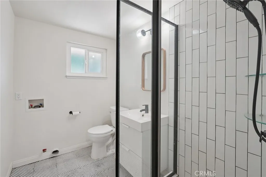 6138 N Traymore