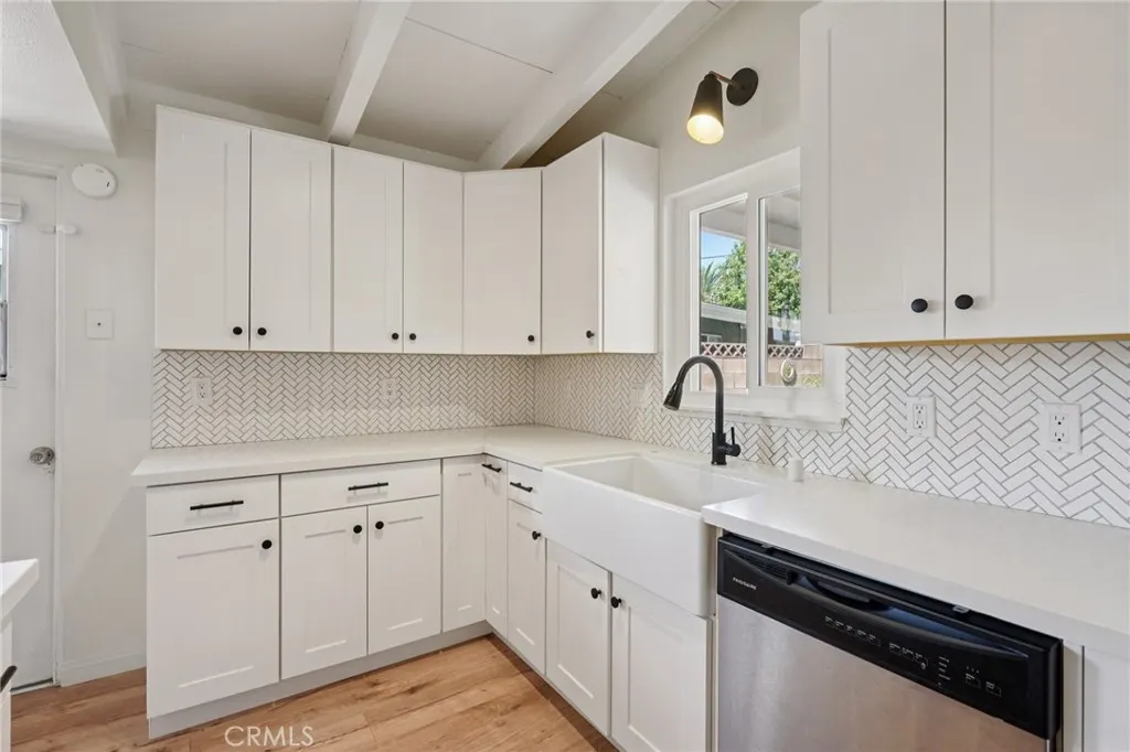6138 N Traymore