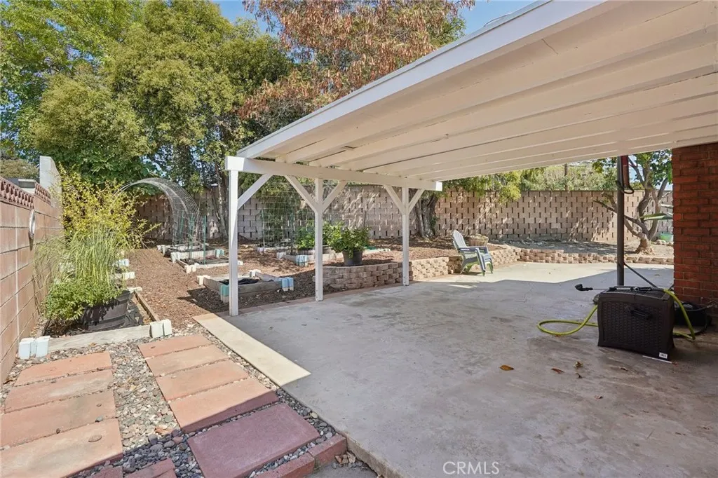 6138 N Traymore