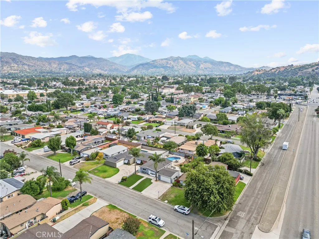 950 Forestdale