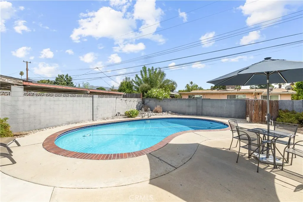 950 Forestdale