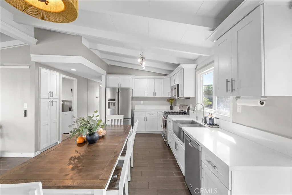 950 Forestdale