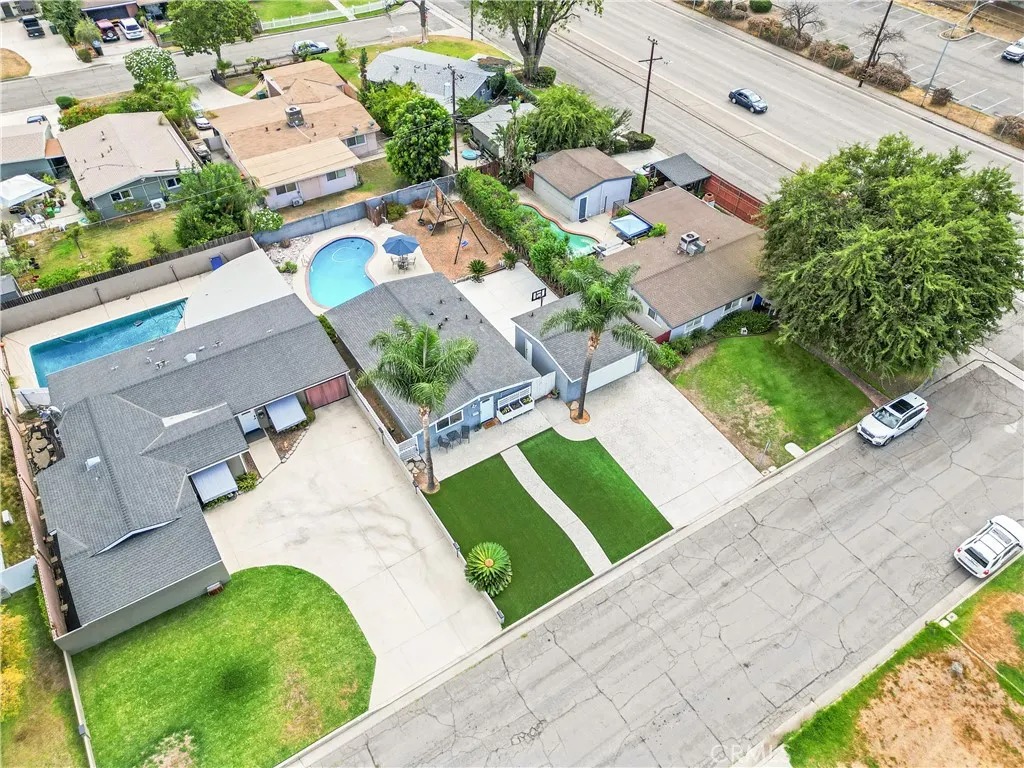 950 Forestdale