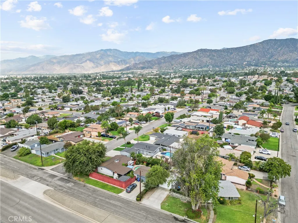 950 Forestdale