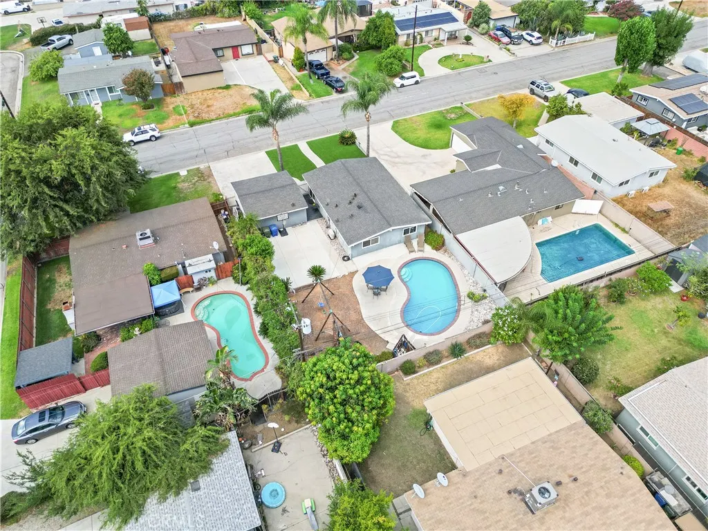 950 Forestdale
