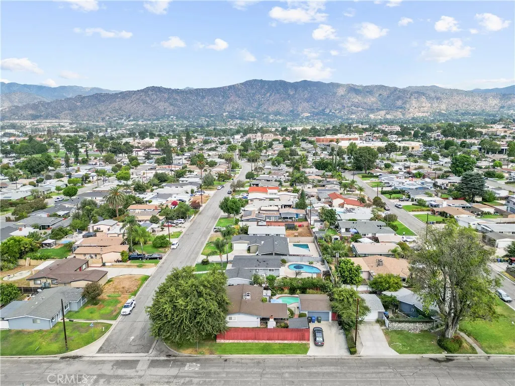 950 Forestdale