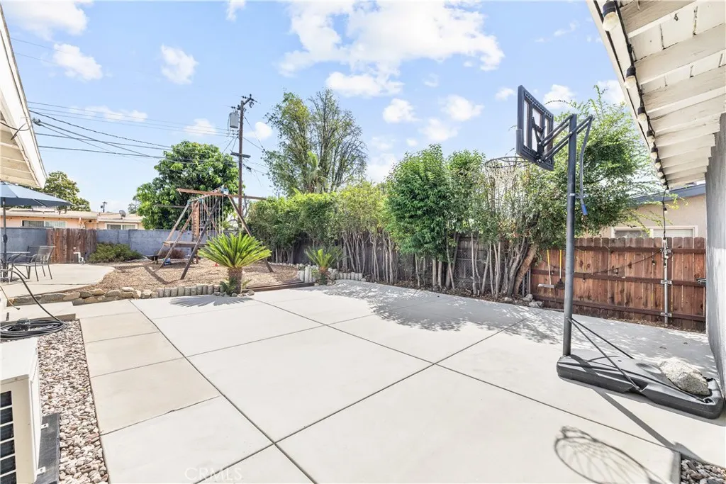 950 Forestdale