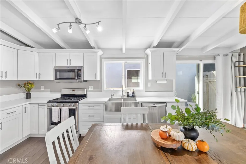 950 Forestdale