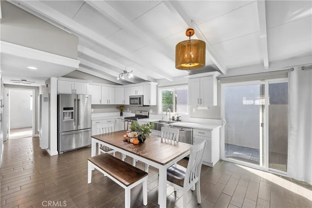 950 Forestdale