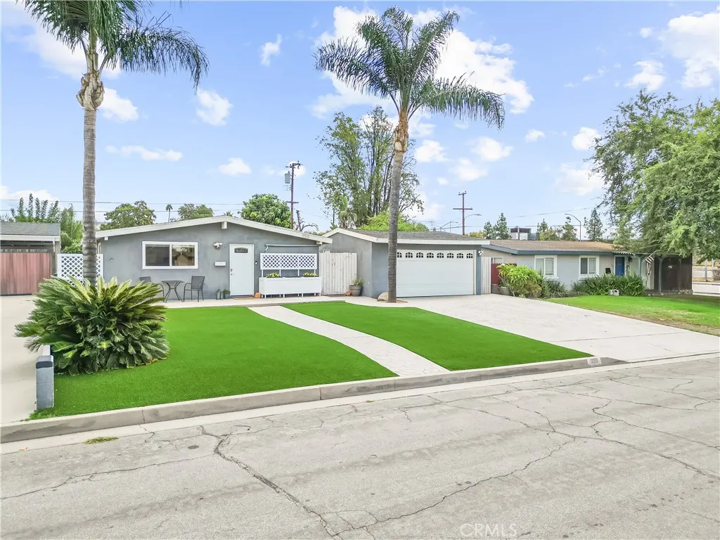 950 Forestdale